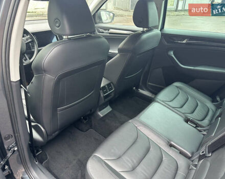 Шкода Kodiaq 2020 у Києві на Automoto.ua Сірий Шкода Kodiaq, об'ємом двигуна 2 л та пробігом 140 тис. км за 33800 $, фото 10 на Automoto.ua