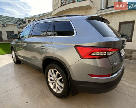 Серый Шкода Kodiaq, объемом двигателя 1.98 л и пробегом 209 тыс. км за 25200 $, фото 5 на Automoto.ua