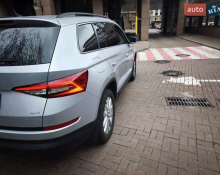 Серый Шкода Kodiaq, объемом двигателя 1.98 л и пробегом 129 тыс. км за 28500 $, фото 4 на Automoto.ua