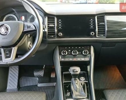 Серый Шкода Kodiaq, объемом двигателя 2 л и пробегом 170 тыс. км за 28200 $, фото 13 на Automoto.ua