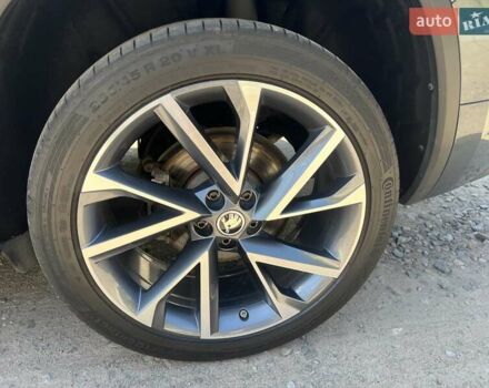 Серый Шкода Kodiaq, объемом двигателя 1.97 л и пробегом 218 тыс. км за 32900 $, фото 47 на Automoto.ua
