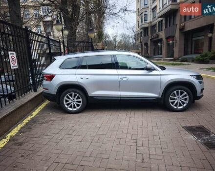 Серый Шкода Kodiaq, объемом двигателя 1.98 л и пробегом 129 тыс. км за 28500 $, фото 2 на Automoto.ua
