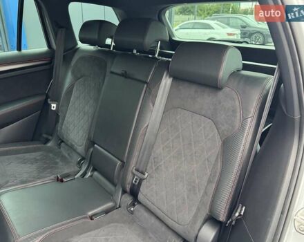 Серый Шкода Kodiaq, объемом двигателя 2 л и пробегом 145 тыс. км за 37900 $, фото 4 на Automoto.ua