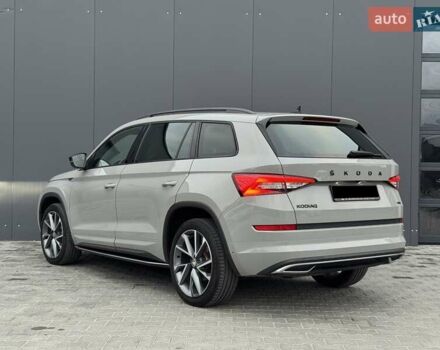 Шкода Kodiaq 2020 в Луцке на Automoto.ua Серый Шкода Kodiaq, объемом двигателя 1.97 л и пробегом 175 тыс. км за 37107 $, фото 2 на Automoto.ua