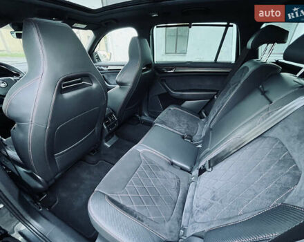 Серый Шкода Kodiaq, объемом двигателя 2 л и пробегом 143 тыс. км за 37599 $, фото 20 на Automoto.ua