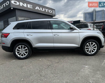 Серый Шкода Kodiaq, объемом двигателя 1.98 л и пробегом 143 тыс. км за 26490 $, фото 5 на Automoto.ua