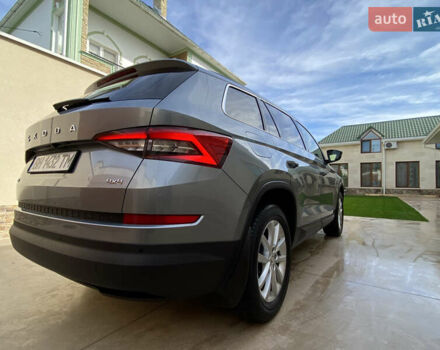 Серый Шкода Kodiaq, объемом двигателя 1.98 л и пробегом 209 тыс. км за 25200 $, фото 4 на Automoto.ua