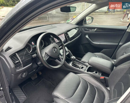 Шкода Kodiaq 2020 у Києві на Automoto.ua Сірий Шкода Kodiaq, об'ємом двигуна 2 л та пробігом 140 тис. км за 33800 $, фото 5 на Automoto.ua