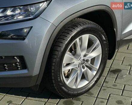 Серый Шкода Kodiaq, объемом двигателя 1.97 л и пробегом 93 тыс. км за 31387 $, фото 4 на Automoto.ua