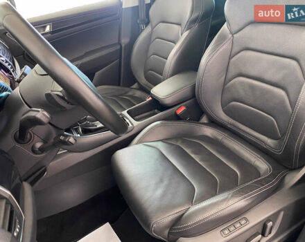 Серый Шкода Kodiaq, объемом двигателя 1.97 л и пробегом 179 тыс. км за 29950 $, фото 8 на Automoto.ua