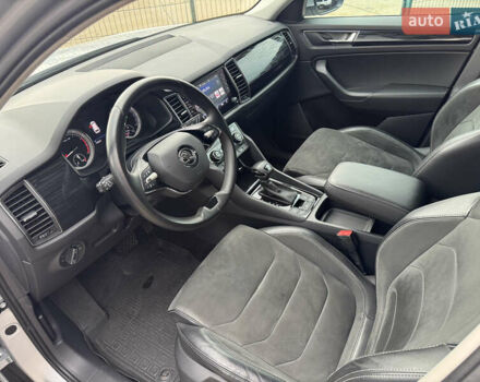 Серый Шкода Kodiaq, объемом двигателя 1.98 л и пробегом 143 тыс. км за 26490 $, фото 14 на Automoto.ua