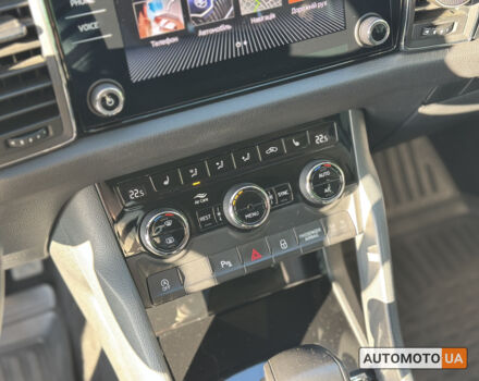 Шкода Kodiaq 2020 в Хмельницком на Automoto.ua Серый Шкода Kodiaq, объемом двигателя 2 л и пробегом 93 тыс. км за 31239 $, фото 10 на Automoto.ua