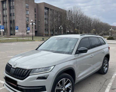 Сірий Шкода Kodiaq, об'ємом двигуна 2 л та пробігом 164 тис. км за 35800 $, фото 3 на Automoto.ua