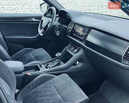Серый Шкода Kodiaq, объемом двигателя 2 л и пробегом 143 тыс. км за 37599 $, фото 7 на Automoto.ua