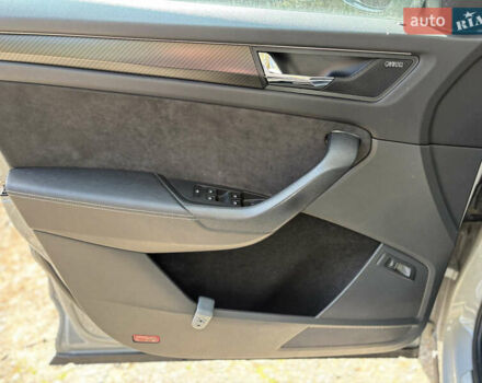 Шкода Kodiaq 2020 у Києві на Automoto.ua Сірий Шкода Kodiaq, об'ємом двигуна 2 л та пробігом 255 тис. км за 25999 $, фото 4 на Automoto.ua