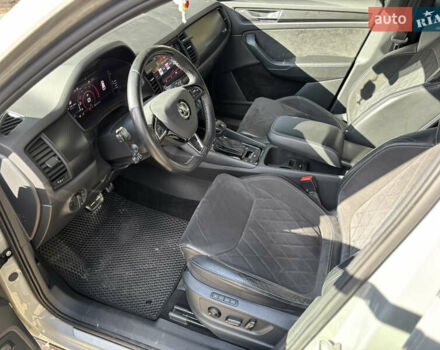 Шкода Kodiaq 2020 у Києві на Automoto.ua Сірий Шкода Kodiaq, об'ємом двигуна 2 л та пробігом 255 тис. км за 25999 $, фото 5 на Automoto.ua