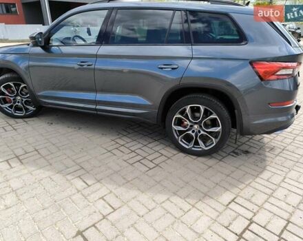 Шкода Kodiaq 2020 в Сторожинце на Automoto.ua Серый Шкода Kodiaq, объемом двигателя 1.97 л и пробегом 175 тыс. км за 39705 $, фото 4 на Automoto.ua