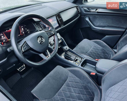 Серый Шкода Kodiaq, объемом двигателя 2 л и пробегом 143 тыс. км за 37599 $, фото 8 на Automoto.ua