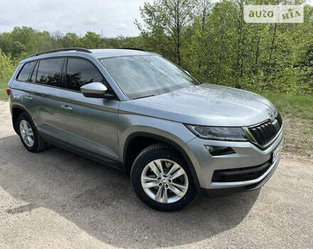 Серый Шкода Kodiaq, объемом двигателя 1.98 л и пробегом 168 тыс. км за 27550 $, фото 6 на Automoto.ua