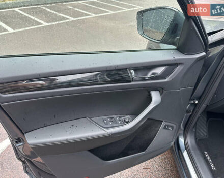 Шкода Kodiaq 2020 у Києві на Automoto.ua Сірий Шкода Kodiaq, об'ємом двигуна 2 л та пробігом 140 тис. км за 33800 $, фото 9 на Automoto.ua