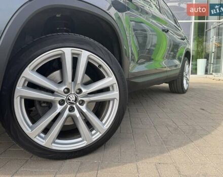 Серый Шкода Kodiaq, объемом двигателя 1.97 л и пробегом 92 тыс. км за 28990 $, фото 1 на Automoto.ua
