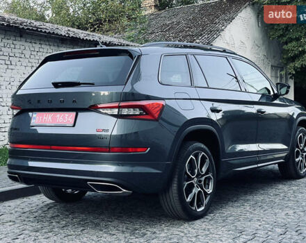 Серый Шкода Kodiaq, объемом двигателя 2 л и пробегом 143 тыс. км за 37599 $, фото 4 на Automoto.ua