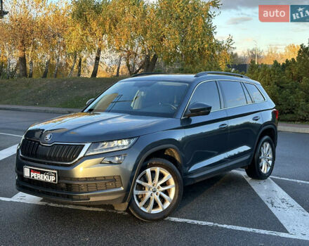 Шкода Kodiaq 2021 в Киеве на Automoto.ua Серый Шкода Kodiaq, объемом двигателя 1.97 л и пробегом 248 тыс. км за 27999 $, фото 2 на Automoto.ua