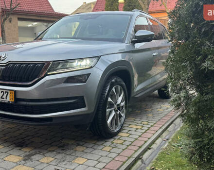 Серый Шкода Kodiaq, объемом двигателя 1.97 л и пробегом 141 тыс. км за 29999 $, фото 113 на Automoto.ua
