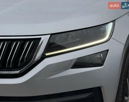 Серый Шкода Kodiaq, объемом двигателя 1.97 л и пробегом 177 тыс. км за 35999 $, фото 12 на Automoto.ua