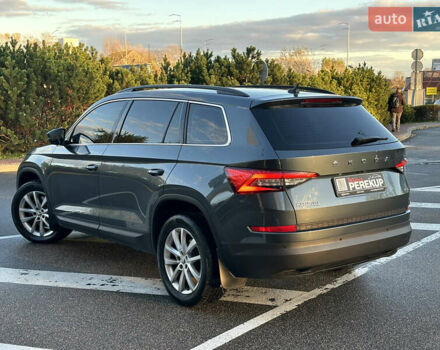 Шкода Kodiaq 2021 в Киеве на Automoto.ua Серый Шкода Kodiaq, объемом двигателя 1.97 л и пробегом 248 тыс. км за 27999 $, фото 3 на Automoto.ua