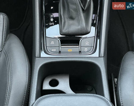 Серый Шкода Kodiaq, объемом двигателя 2 л и пробегом 181 тыс. км за 35399 $, фото 109 на Automoto.ua