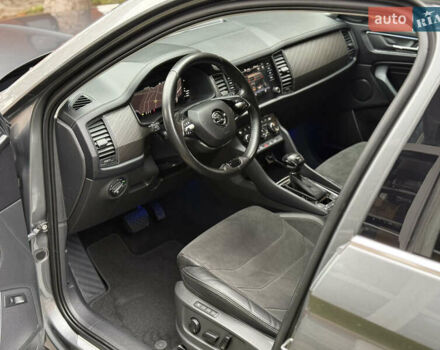Серый Шкода Kodiaq, объемом двигателя 1.97 л и пробегом 185 тыс. км за 33499 $, фото 14 на Automoto.ua