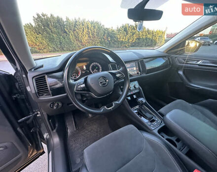 Сірий Шкода Kodiaq, об'ємом двигуна 1.97 л та пробігом 248 тис. км за 27499 $, фото 21 на Automoto.ua