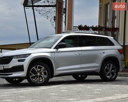 Шкода Kodiaq 2021 в Львове на Automoto.ua Серый Шкода Kodiaq, объемом двигателя 1.97 л и пробегом 108 тыс. км за 42999 $, фото 3 на Automoto.ua