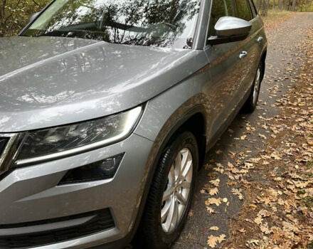 Серый Шкода Kodiaq, объемом двигателя 1.97 л и пробегом 82 тыс. км за 35250 $, фото 4 на Automoto.ua