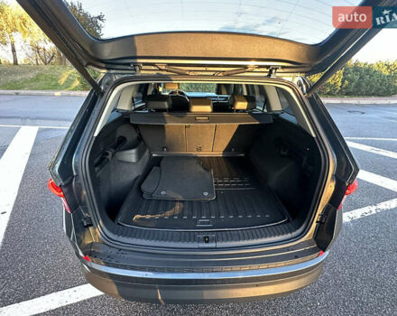 Сірий Шкода Kodiaq, об'ємом двигуна 1.97 л та пробігом 248 тис. км за 27499 $, фото 28 на Automoto.ua