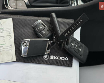 Серый Шкода Kodiaq, объемом двигателя 1.97 л и пробегом 141 тыс. км за 29999 $, фото 157 на Automoto.ua