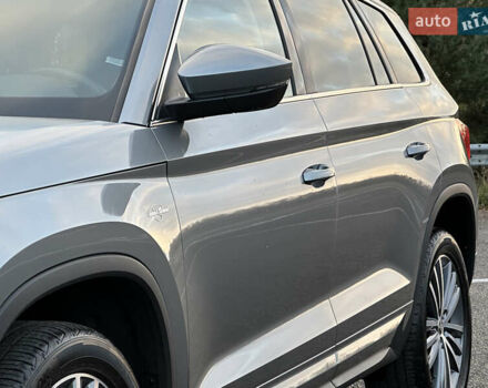 Серый Шкода Kodiaq, объемом двигателя 2 л и пробегом 181 тыс. км за 35399 $, фото 50 на Automoto.ua