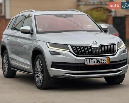 Серый Шкода Kodiaq, объемом двигателя 1.97 л и пробегом 177 тыс. км за 35999 $, фото 4 на Automoto.ua