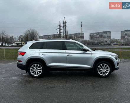 Серый Шкода Kodiaq, объемом двигателя 1.97 л и пробегом 77 тыс. км за 29999 $, фото 5 на Automoto.ua