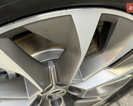 Серый Шкода Kodiaq, объемом двигателя 1.97 л и пробегом 141 тыс. км за 29999 $, фото 145 на Automoto.ua