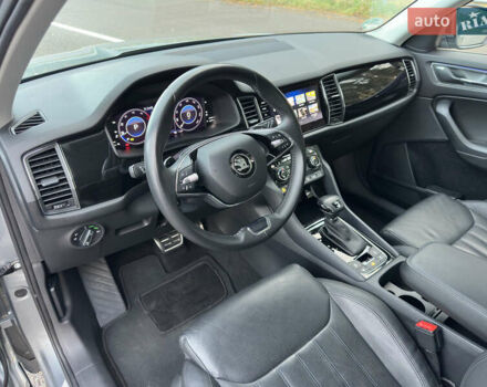 Серый Шкода Kodiaq, объемом двигателя 2 л и пробегом 181 тыс. км за 35399 $, фото 68 на Automoto.ua