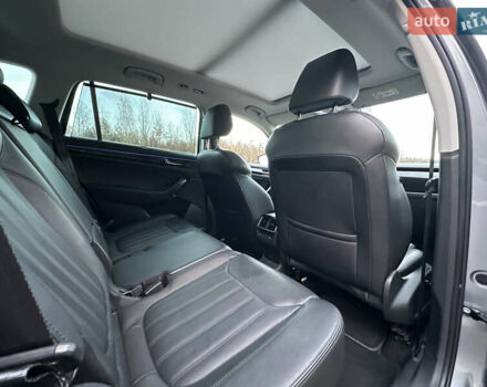 Серый Шкода Kodiaq, объемом двигателя 2 л и пробегом 181 тыс. км за 35399 $, фото 90 на Automoto.ua