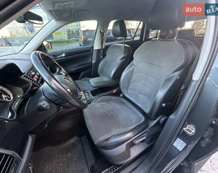 Сірий Шкода Kodiaq, об'ємом двигуна 1.97 л та пробігом 248 тис. км за 27499 $, фото 22 на Automoto.ua