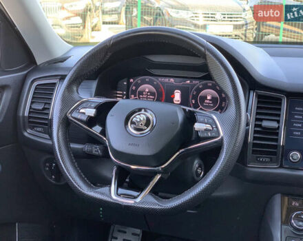 Серый Шкода Kodiaq, объемом двигателя 2 л и пробегом 170 тыс. км за 31555 $, фото 76 на Automoto.ua