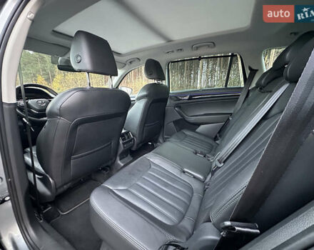 Серый Шкода Kodiaq, объемом двигателя 2 л и пробегом 181 тыс. км за 35399 $, фото 79 на Automoto.ua