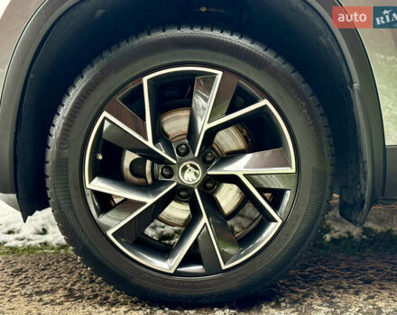 Серый Шкода Kodiaq, объемом двигателя 1.97 л и пробегом 185 тыс. км за 33499 $, фото 12 на Automoto.ua