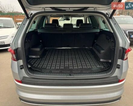 Серый Шкода Kodiaq, объемом двигателя 1.97 л и пробегом 177 тыс. км за 35999 $, фото 43 на Automoto.ua
