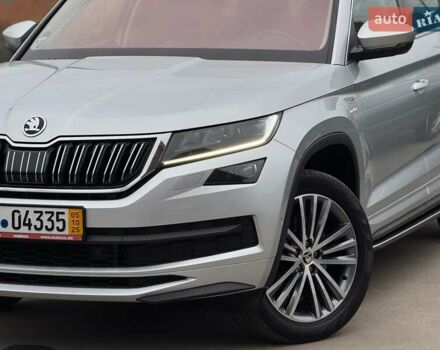 Серый Шкода Kodiaq, объемом двигателя 1.97 л и пробегом 177 тыс. км за 35999 $, фото 2 на Automoto.ua