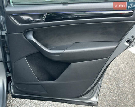 Серый Шкода Kodiaq, объемом двигателя 2 л и пробегом 181 тыс. км за 35399 $, фото 85 на Automoto.ua